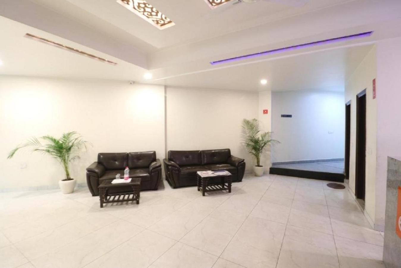 Airport Hotel Classic Park 뉴델리 외부 사진